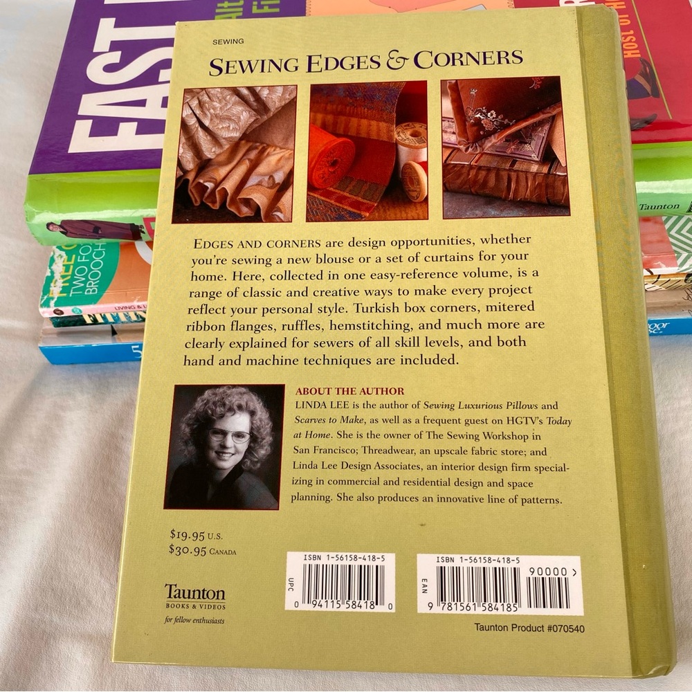Bundle Lot 4 Sewing Books and 1 Crafting Sewing Magazine - Picture 3 of 10